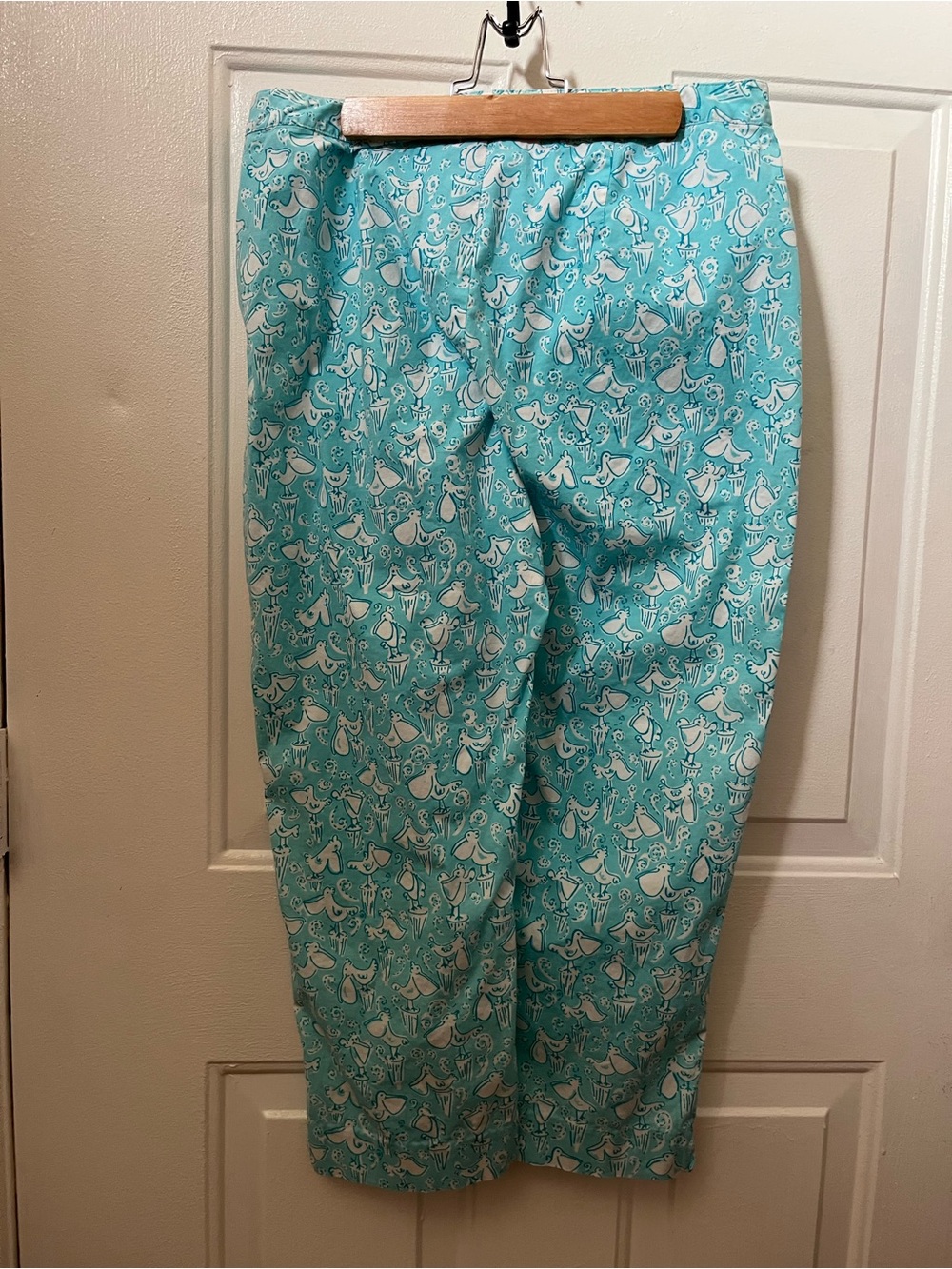 Lilly Pulitzer Aqua Capris with White pelican Print
